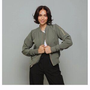 Albion Women’s Sage Bomber Jacket, Size Medium EUC